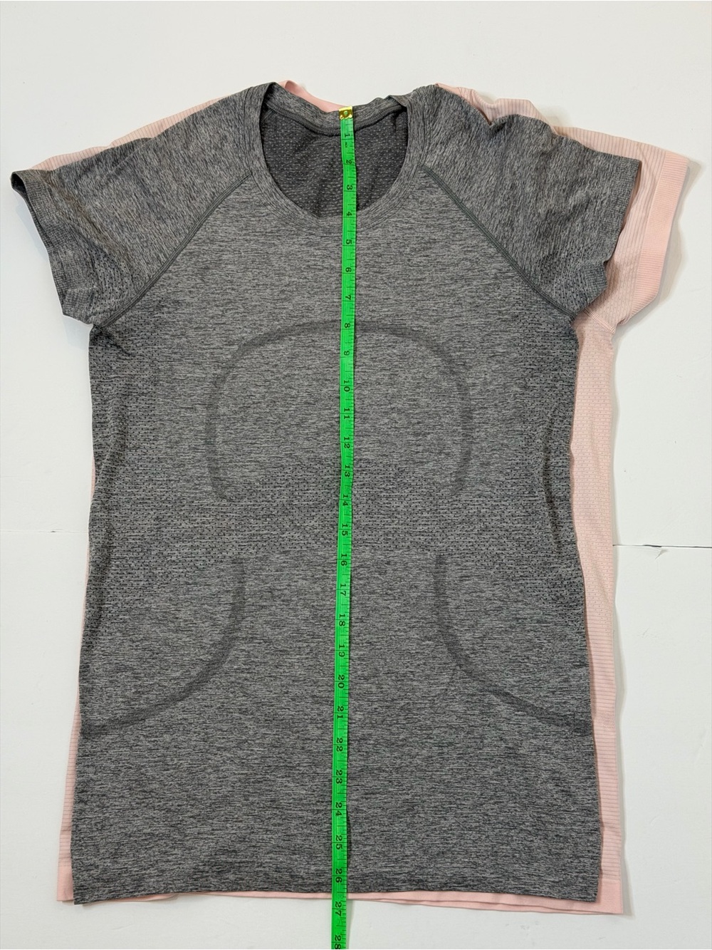 Lululemon Swiftly Tech Short Sleeve t-Shirt bundle Lot of 2 gray & light pink - Picture 4 of 8